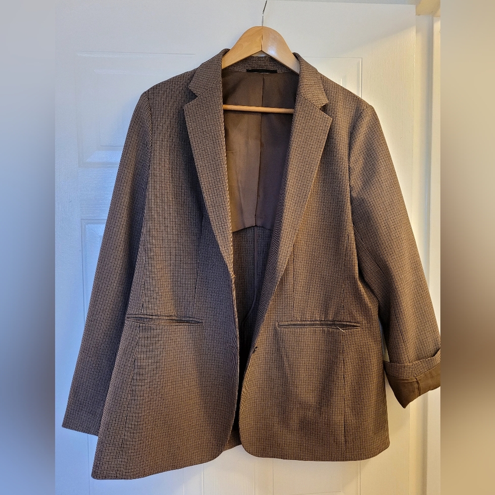 Brown Uniqlo Blazer Size L, Brown And Blue Check Pattern